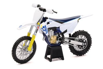 New-ray 1:12 Scale Husqvarna Fc450 Motocross Bike - Apparel Collection