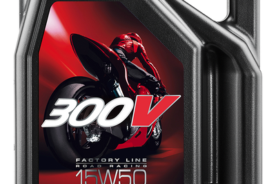 Motul 300v 4t Competition Synthetic Oil 15w50 4-liter - Harddrive Products