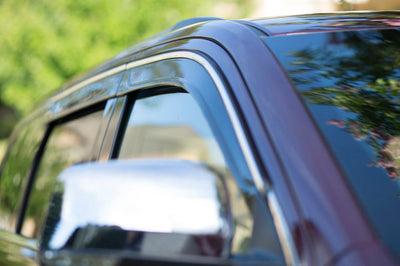 AVS 03-07 Honda Accord Ventvisor Low Profile Deflectors 4pc - Smoke w/Chrome Trim