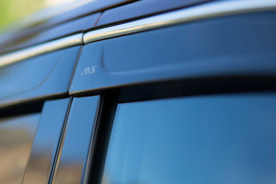 AVS 06-10 Volkswagen Jetta Ventvisor Low Profile Deflectors 4pc - Smoke w/Chrome Trim