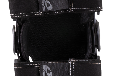 EVS Axis Pro Knee Brace Pair Black/Grey Md - Protective/Safety