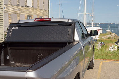 BAK 00-06 Toyota Tundra Double Cab 6ft 2in Bed BAKFlip G2 - Tonneau Covers