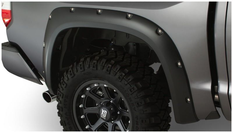 Bushwacker 14-18 Toyota Tundra Fleetside Pocket Style Flares 2pc 66.7/78.7/97.6in Bed - Black - Fender & Trim