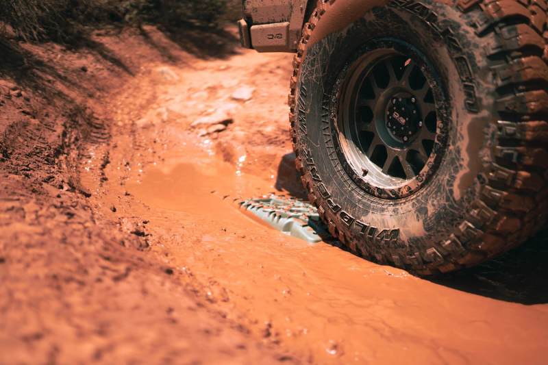 DV8 Offroad Recovery Traction Boards w/ Carry Bag - Olive - Winches & Hitches