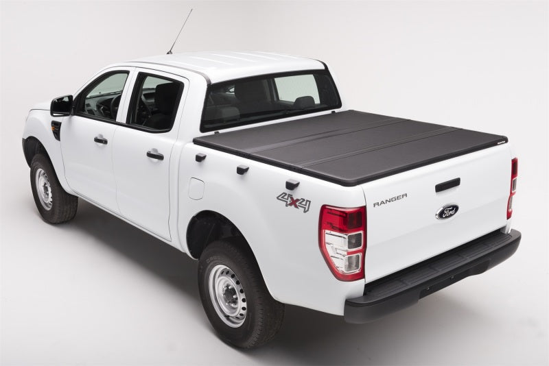 Extang 05-16 Nissan Frontier(5ft Bed) (w/ or w/o Track Sys) (5ft) Solid Fold 2.0 - Tonneau Covers