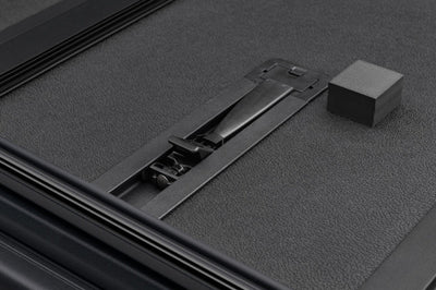 Extang 19-20 Dodge Ram (6 ft 4 in) with multifunction (split) tailgate Solid Fold 2.0 - Tonneau Covers