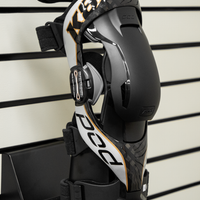 Pod Kx Single Brace Display Black - Apparel Collection