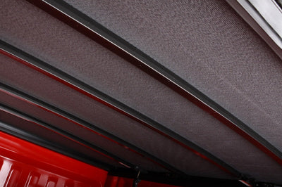 LUND Lund 07-17 Toyota Tundra (5.5ft. Bed) Genesis Elite Tri-Fold Tonneau Cover - Black - Covers