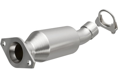 Magnaflow MagnaFlow Conv DF 12-16 Toyota Prius C 1.5L - Exhaust Mufflers & Tips