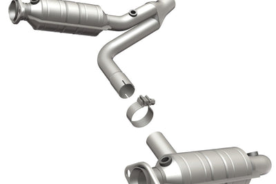 Magnaflow MagnaFlow Conv DF Raider 2006 8 4.7L - Exhaust Mufflers & Tips