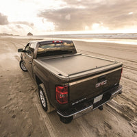 Roll-N-Lock 16-18 Toyota Tacoma Double Cab SB 60-1/2in A-Series Retractable Tonneau Cover - Covers