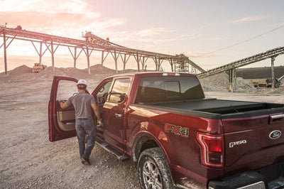 Roll-N-Lock 16-18 Toyota Tacoma Double Cab SB 60-1/2in A-Series Retractable Tonneau Cover - Covers
