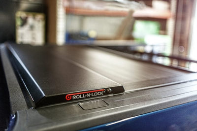 Roll-N-Lock 17-19 Ford F-250/F-350 Super Duty 80-3/8in E-Series Retractable Tonneau Cover - Covers