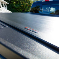 Roll-N-Lock 17-19 Ford F-250/F-350 Super Duty 80-3/8in E-Series Retractable Tonneau Cover - Covers