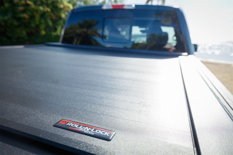 Roll-N-Lock 2020 Chevy Silverado / GMC Sierra 2500-3500 77-3/8in E-Series Retractable Tonneau Cover - Covers