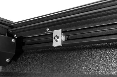 Roll-N-Lock 2020 Jeep Gladiator 5ft bed (w/ Trail Rail System) M-Series Retractable Tonneau Cover - Covers