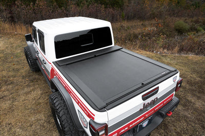 Roll-N-Lock 2020 Jeep Gladiator 5ft bed (w/ Trail Rail System) M-Series Retractable Tonneau Cover - Covers
