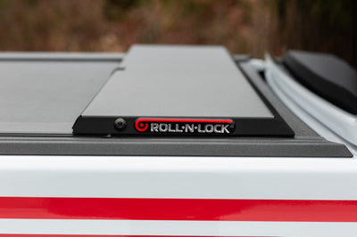 Roll-N-Lock 2020 Jeep Gladiator 5ft bed (w/ Trail Rail System) M-Series Retractable Tonneau Cover - Covers