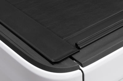 Roll-N-Lock 2020 Jeep Gladiator 5ft bed (w/ Trail Rail System) M-Series Retractable Tonneau Cover - Covers