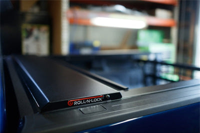 Roll-N-Lock 2022 Toyota Tundra 5ft 7in Bed w/o Storage Boxes E-Series Retractable Tonneau Cover - Covers