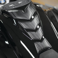 ONE EMBLEMS Tankpad Soft Touch Prespaced Slim Carbon